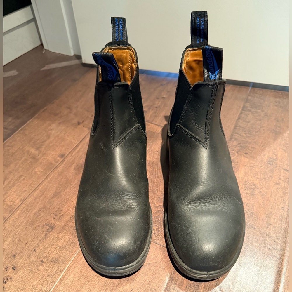 Black Leather Blundstone Chelsea Boots - waterproof & thermal footbed